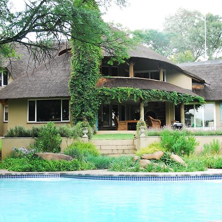 Chartwell Manor Hotel Exterior foto